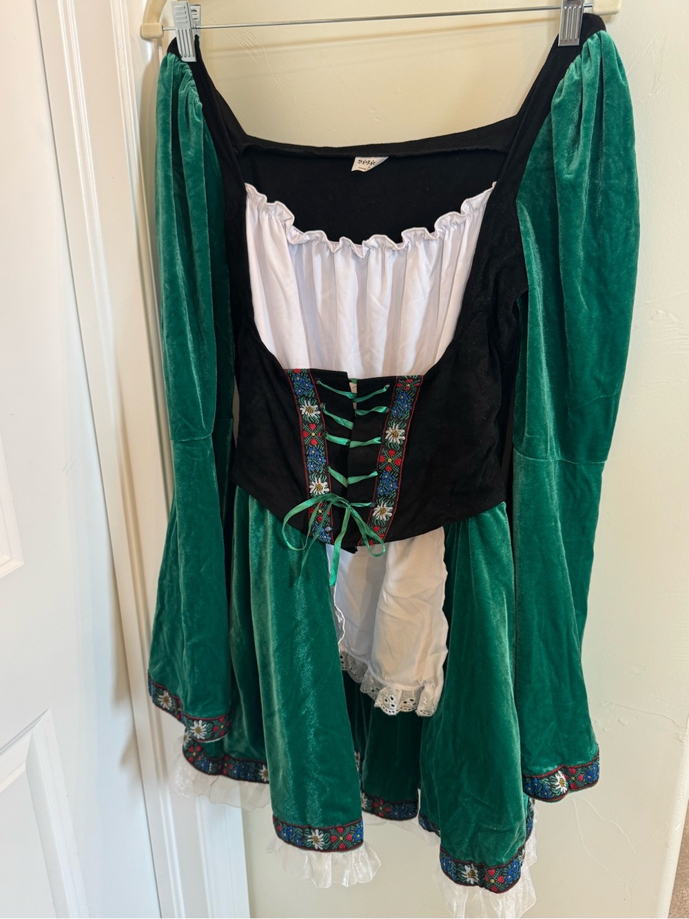 🍻Spirit Beer Garden Gal Oktoberfest Costume Adult Med. 🍻 - Picture 2 of 8